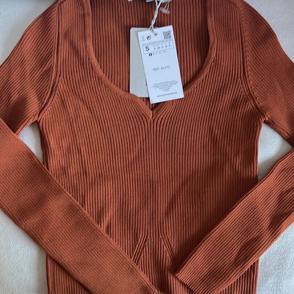 Dreamer Sweater - Picture 2 of 4